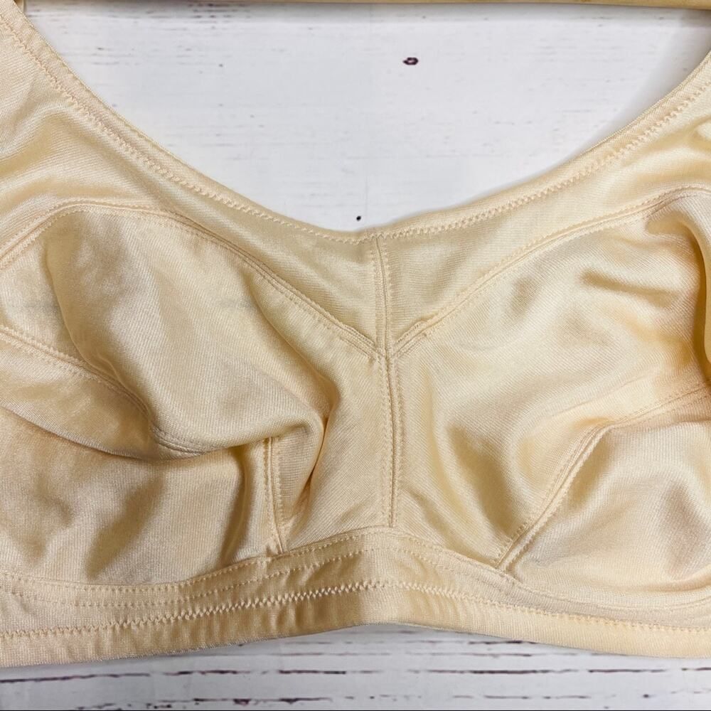 Breezies ivory cream bra 44C - Picture 4 of 11